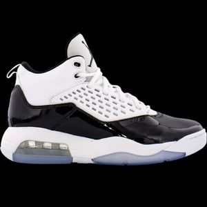 Jordan jump man 200 size 7y boys lightly worn